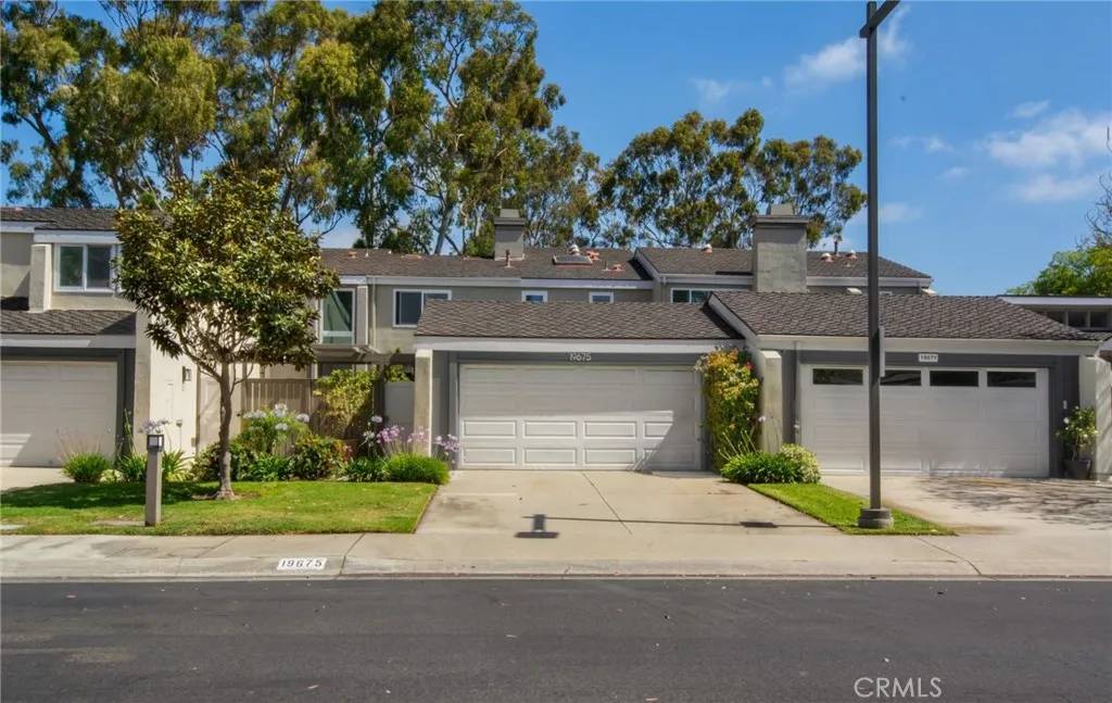 Huntington Beach, CA 92648,19675 Seacliff Lane