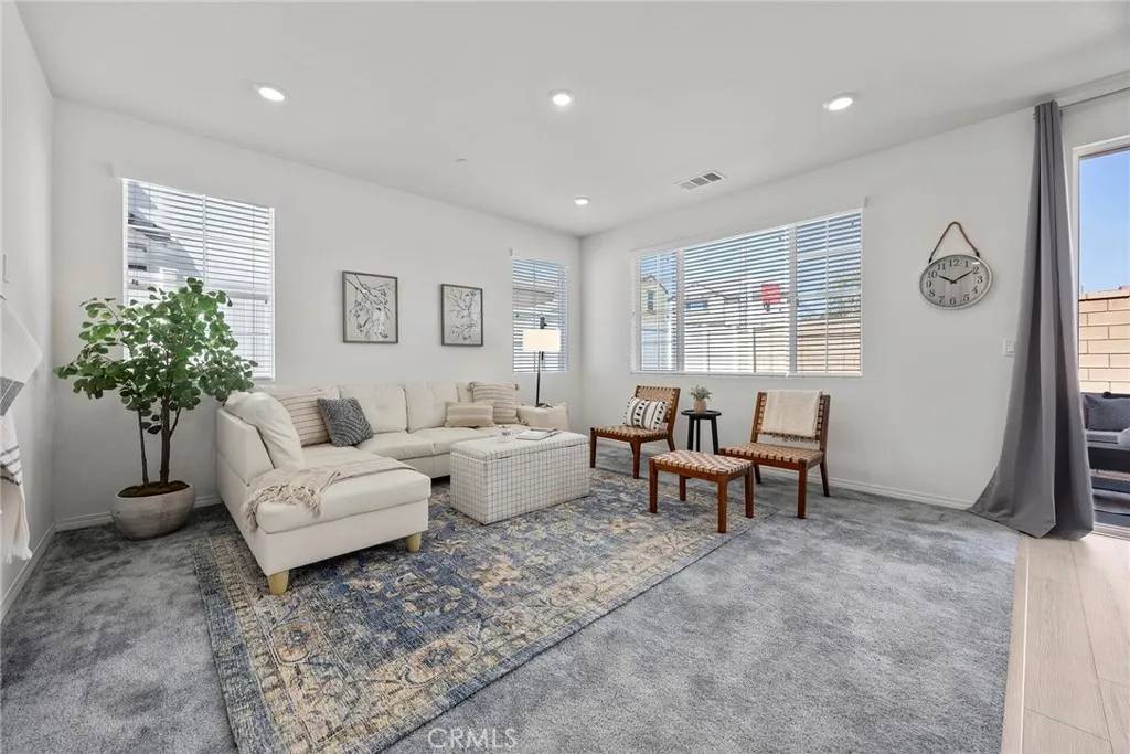 Rialto, CA 92377,2544 Gunner Ridge Way