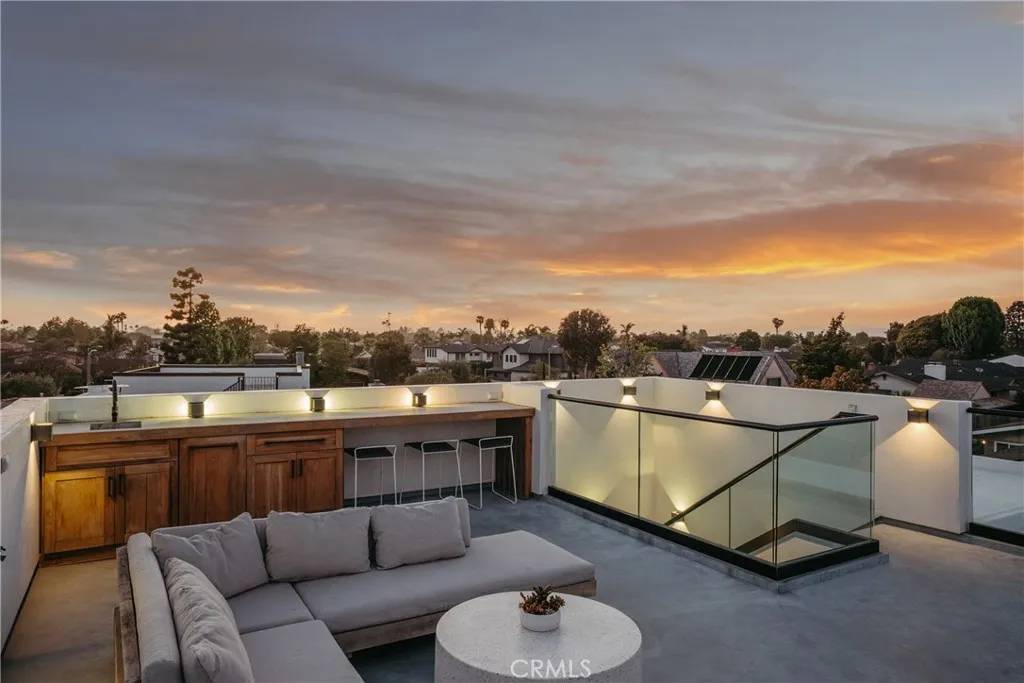 Newport Beach, CA 92660,1235 Santiago Drive