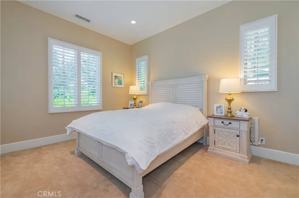 Irvine, CA 92602,51 Thoroughbred