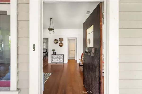 Orange, CA 92866,528 E Palmyra Avenue
