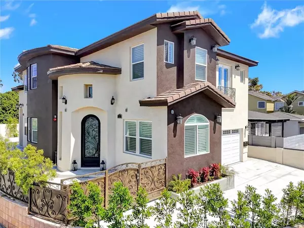 19002 Delaware Street, Huntington Beach, CA 92648