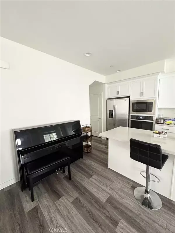 Irvine, CA 92618,594 Cultivate