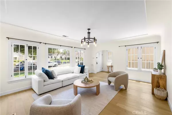 Los Angeles, CA 90036,827 Hauser Boulevard