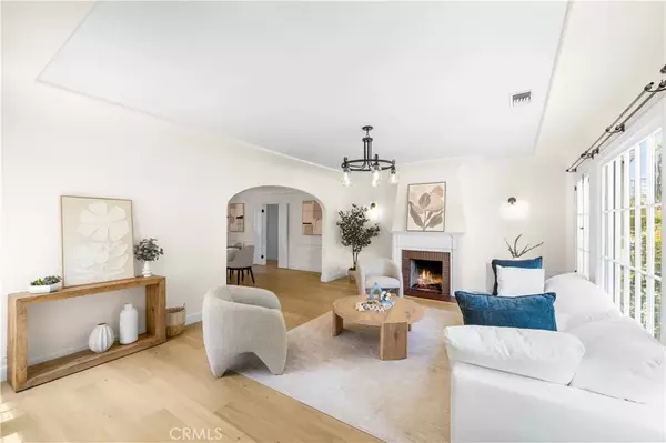 Los Angeles, CA 90036,827 Hauser Boulevard