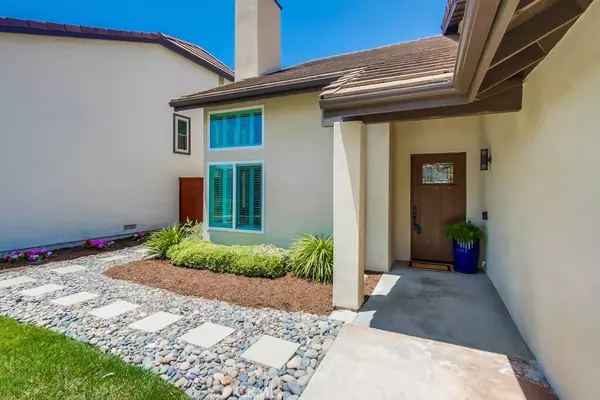 Carlsbad, CA 92009,7411 Brava Street