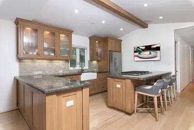 Corona Del Mar, CA 92625,214 Marguerite Avenue