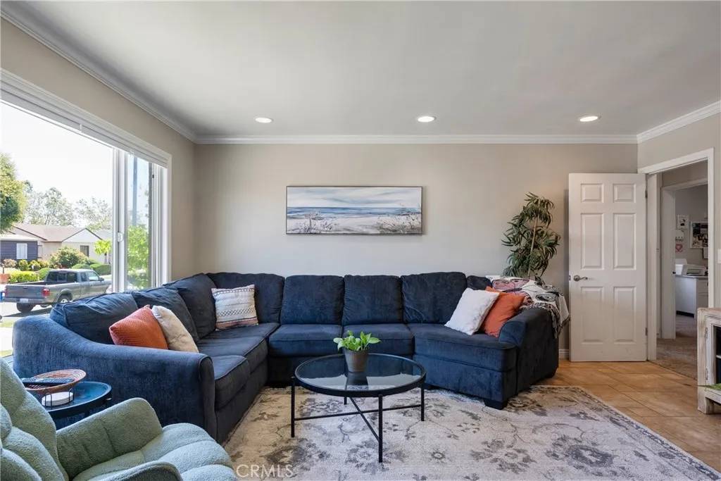 Long Beach, CA 90808,3823 Carfax Avenue