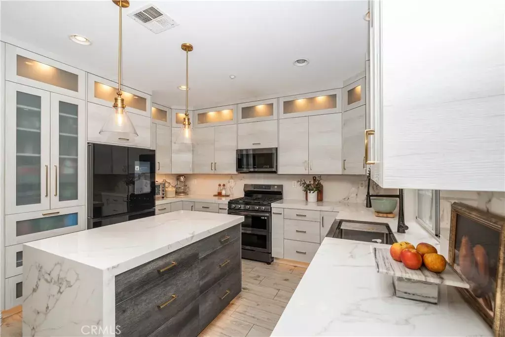 Brea, CA 92823,3667 Hawks Drive