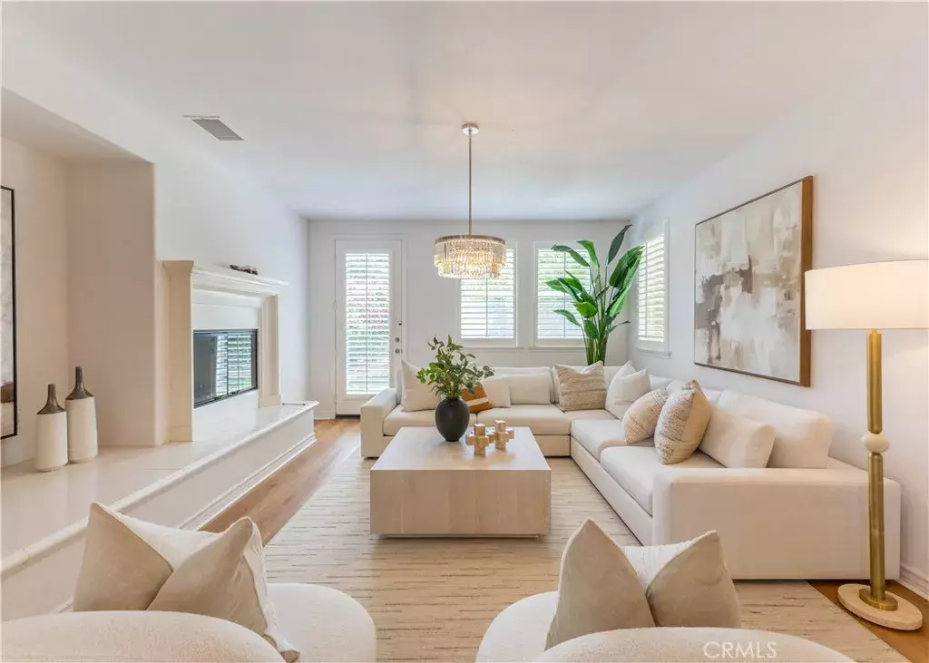 Orange, CA 92867,8034 E Portico