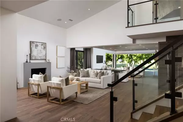 Huntington Beach, CA 92648,19466 Woodlands Drive