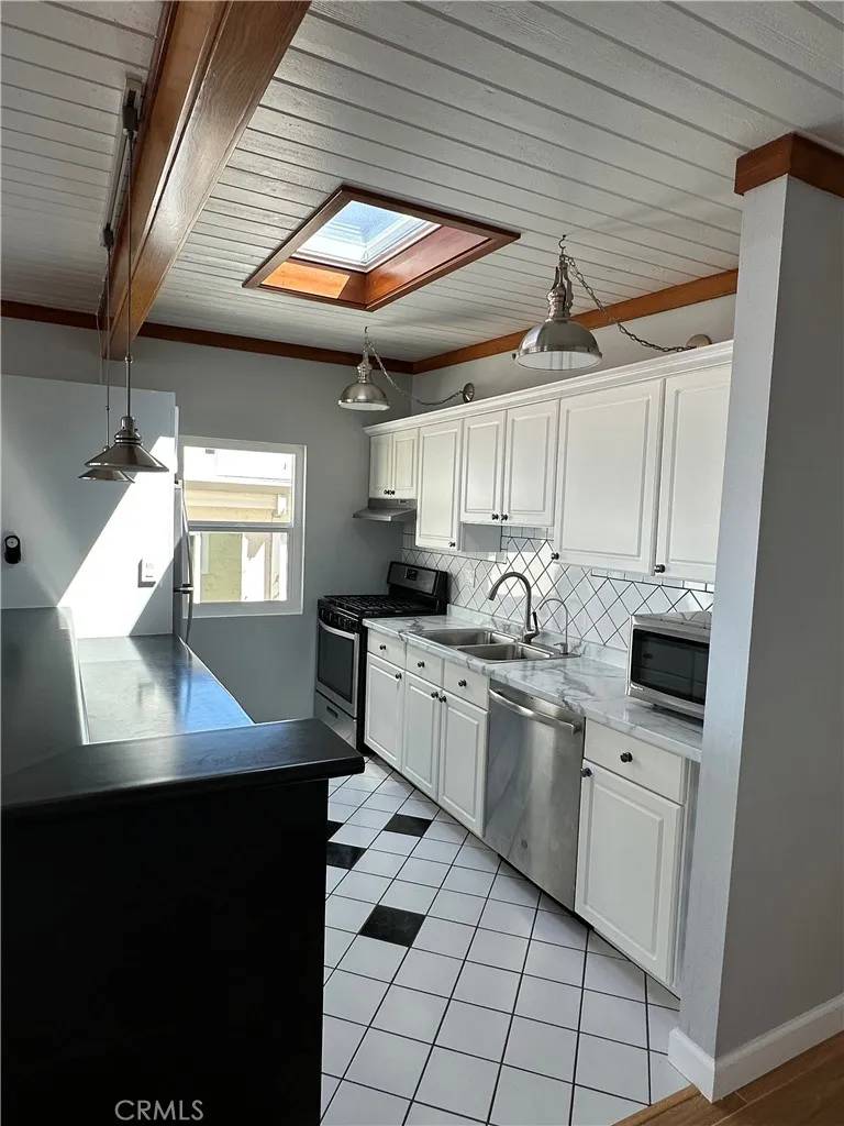 Laguna Beach, CA 92651,1064 Santa Ana Street