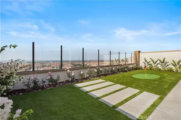 Irvine, CA 92618,102 glydon