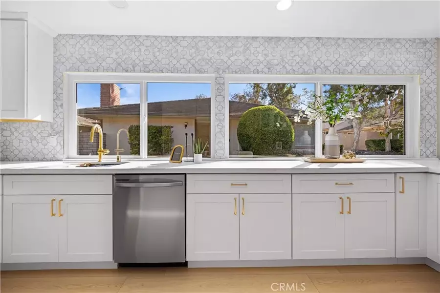 8 Dogwood South, Irvine, CA 92612