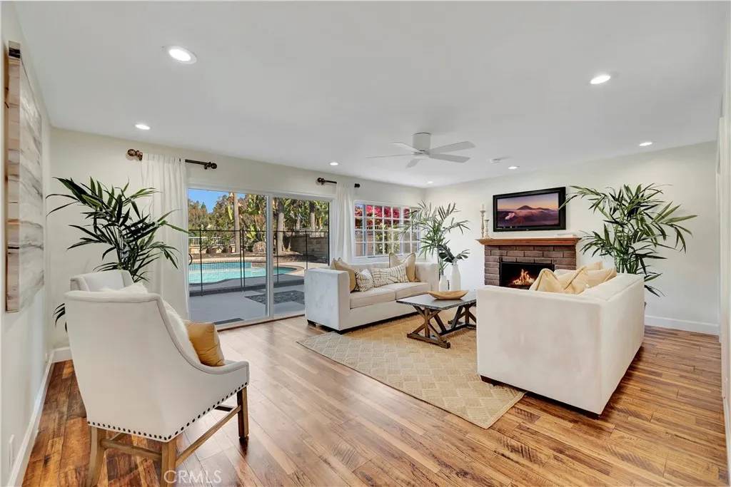 Mission Viejo, CA 92692,24851 Via Santa Cruz