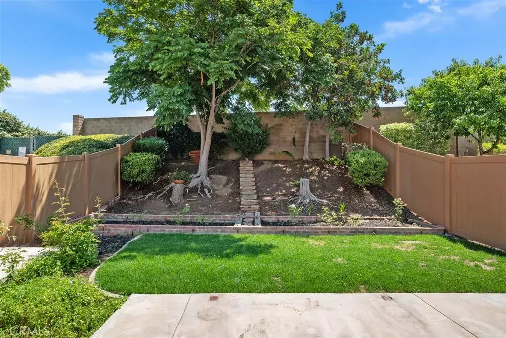 Placentia, CA 92870,1132 Santiago Drive #11