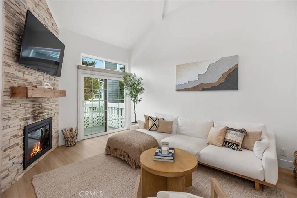 Huntington Beach, CA 92646,20092 Bayfront Lane #206