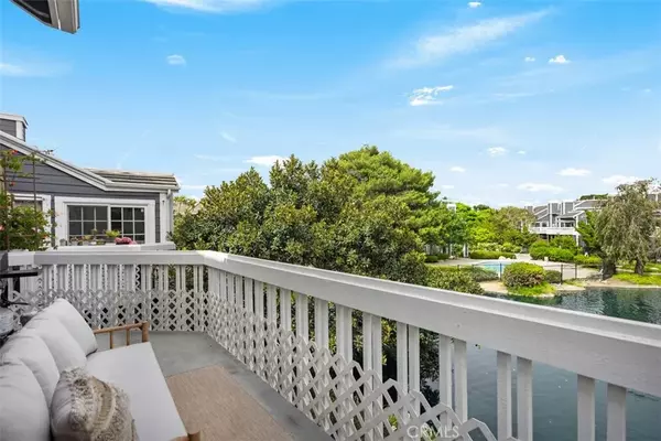 Huntington Beach, CA 92646,20092 Bayfront Lane #206