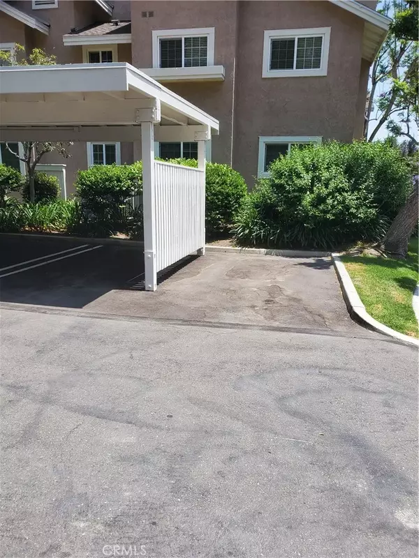 Irvine, CA 92614,12 Woodleaf