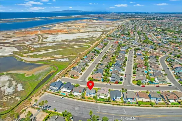 Huntington Beach, CA 92648,18202 Foss Lane