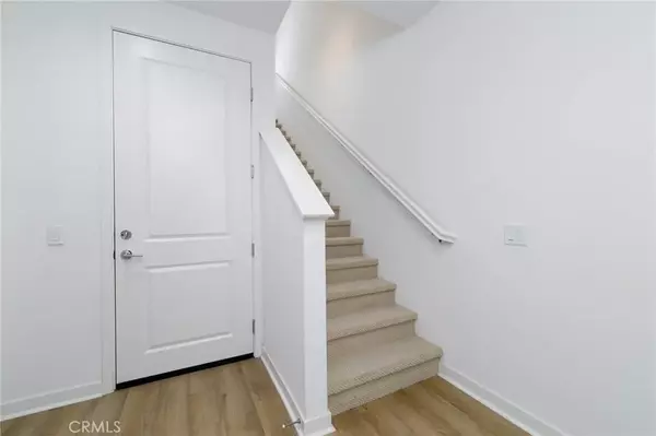 Irvine, CA 92618,1075 Cadence