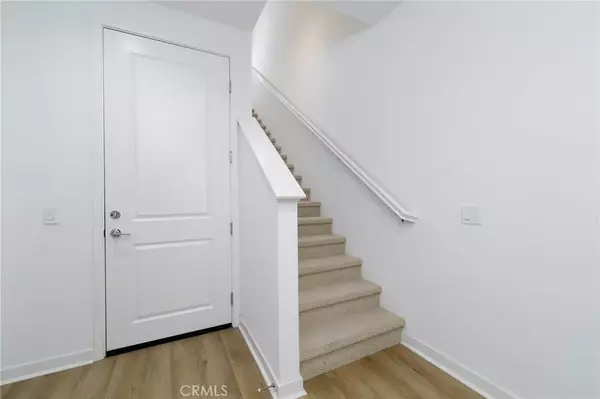 Irvine, CA 92618,1075 Cadence