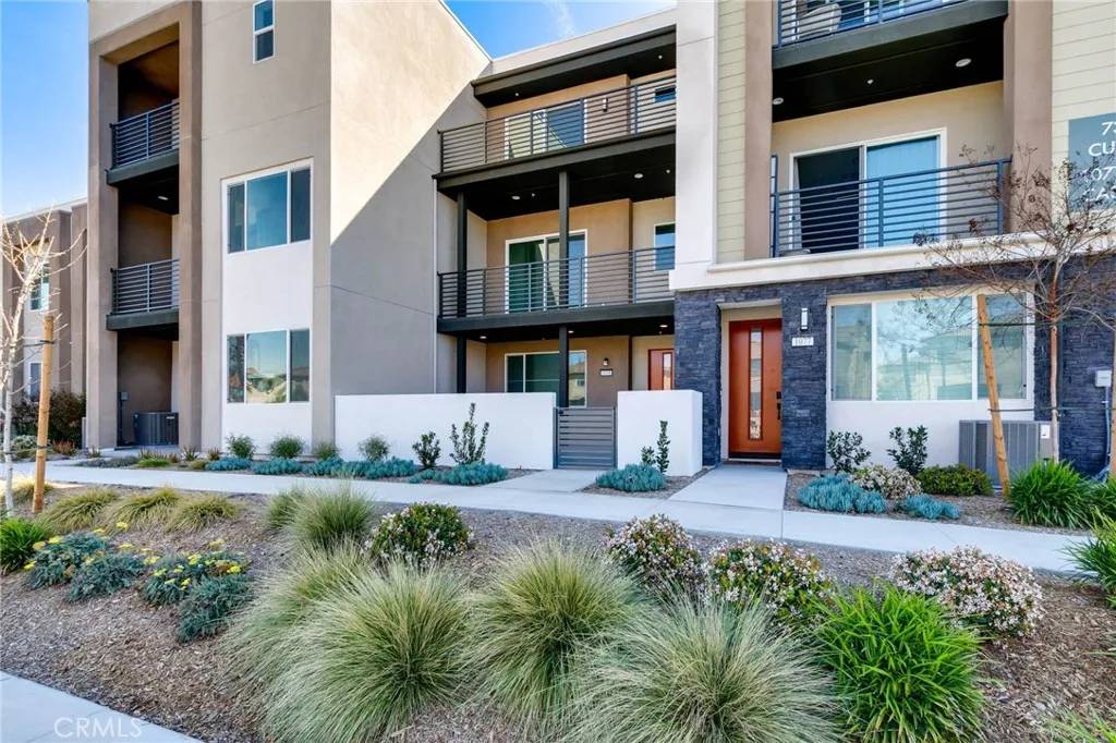 1075 Cadence, Irvine, CA 92618