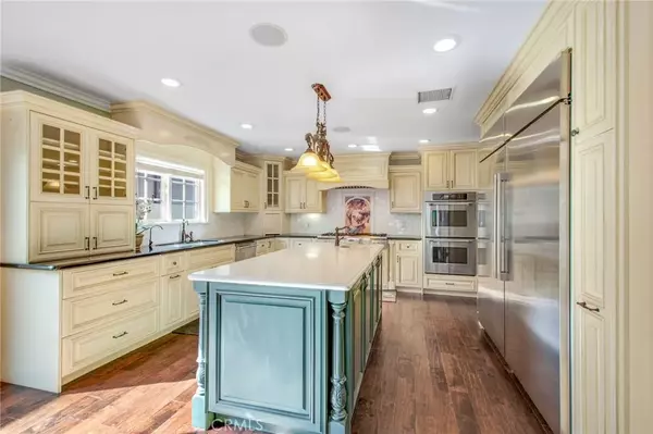 Huntington Beach, CA 92646,22052 Susan Lane