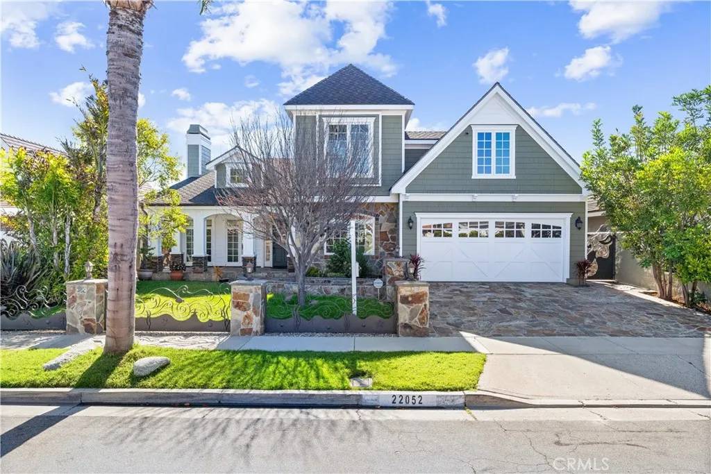 22052 Susan Lane, Huntington Beach, CA 92646