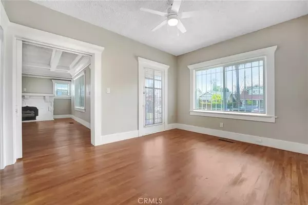 Los Angeles, CA 90004,142 S Ardmore Avenue