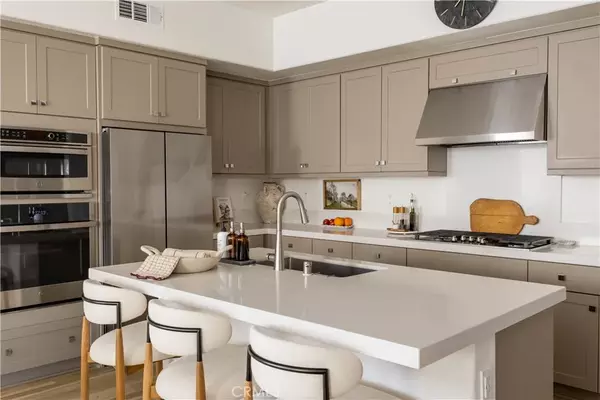 Irvine, CA 92618,147 Sash