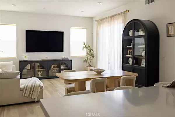 Irvine, CA 92618,147 Sash