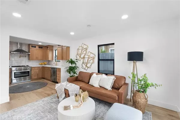 Santa Ana, CA 92707,2220 Halladay Street