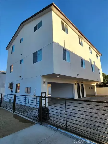 11918 Dehougne #2, North Hollywood, CA 91605