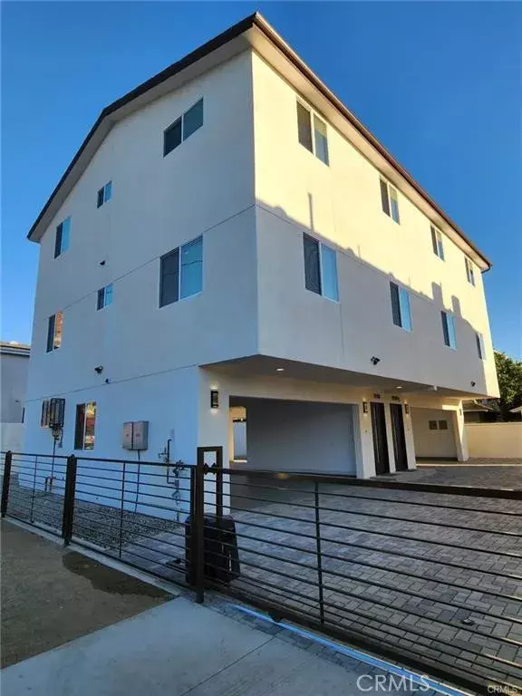 North Hollywood, CA 91605,11918 Dehougne #2