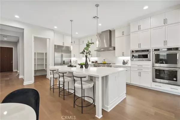 Irvine, CA 92618,370 Sawbuck