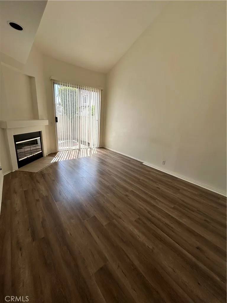 Irvine, CA 92614,39 Almador