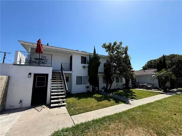 Huntington Beach, CA 92647,17082 Emerald Lane