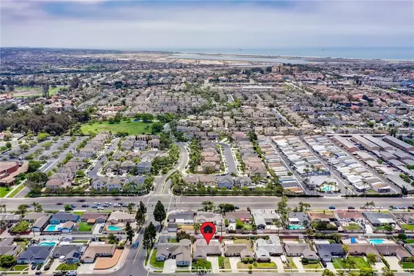 Huntington Beach, CA 92649,5272 Caliente Drive