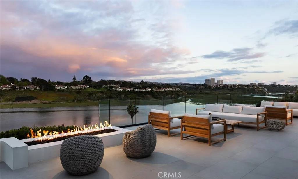 Newport Beach, CA 92660,1936 Galaxy Drive