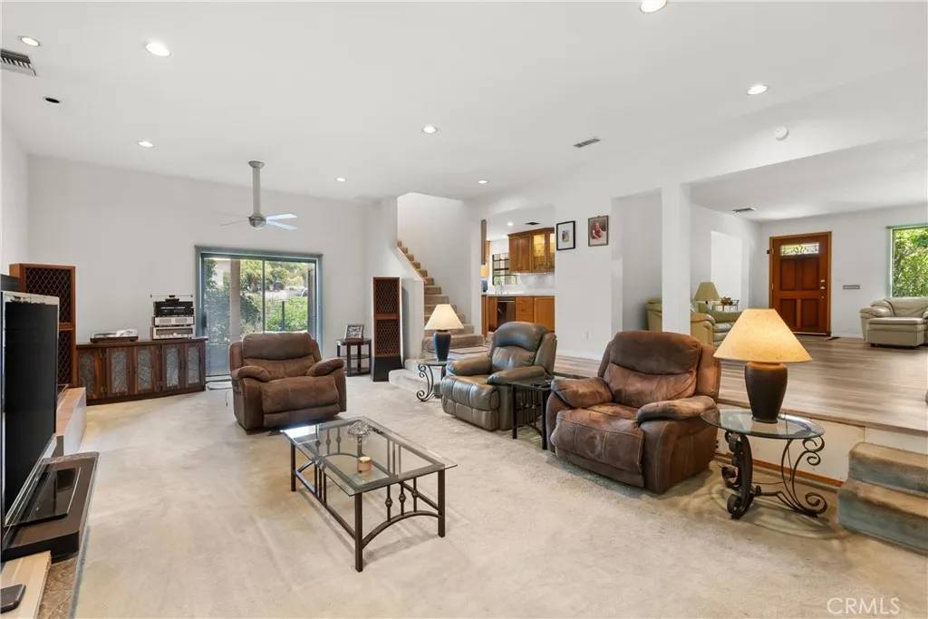 La Crescenta, CA 91214,3654 4th Avenue