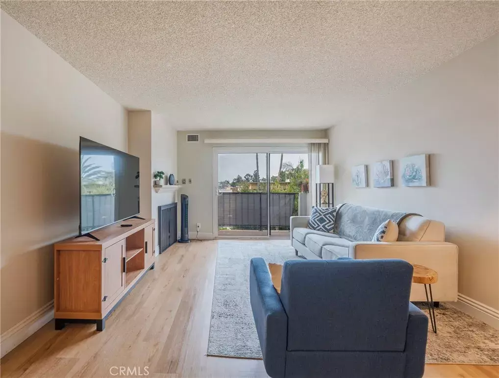 Playa Del Rey, CA 90293,8163 Redlands Street #56