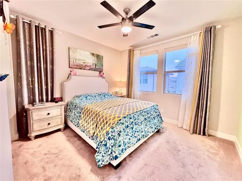 71 Cartwheel, Irvine, CA 92618