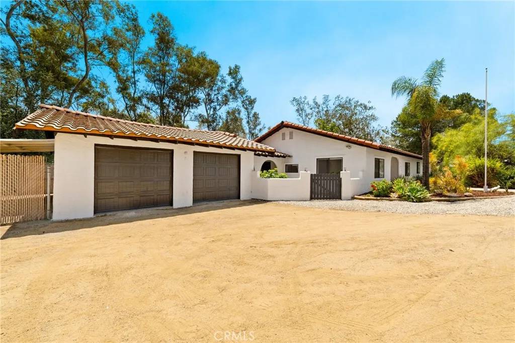 21885 Lake Mathews Drive, Perris, CA 92570