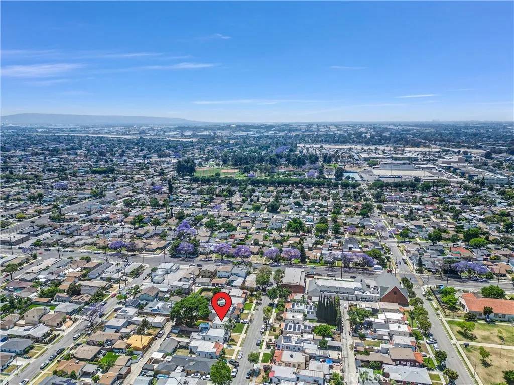 Long Beach, CA 90805,1242 E Poinsettia Street
