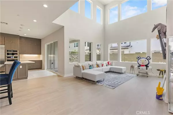 Lake Forest, CA 92630,120 Holliston
