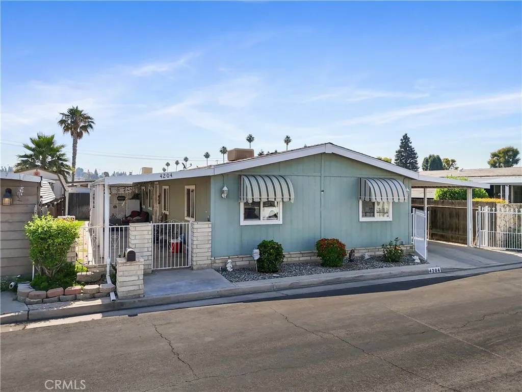 4204 King Arthur Ct, Bakersfield, CA 93301