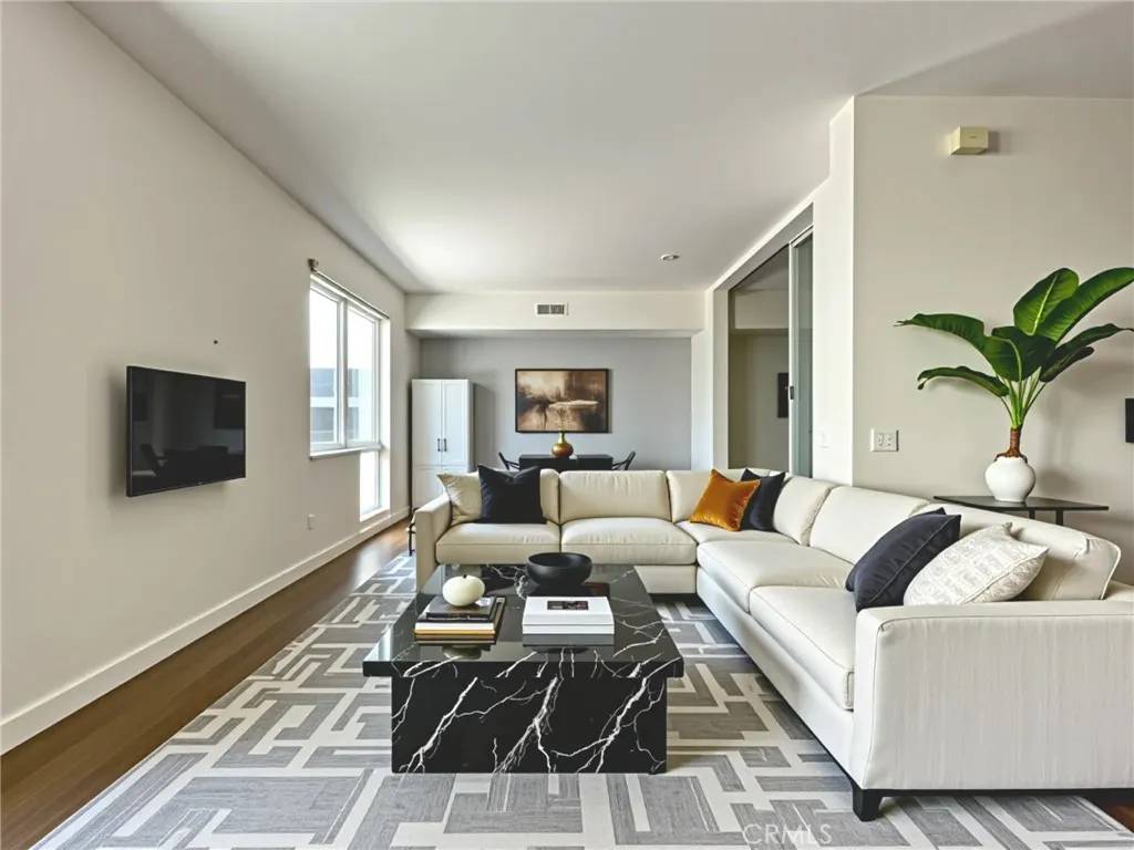 Los Angeles, CA 90017,1234 Wilshire Boulevard #127
