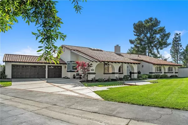 12571 Welbe Drive, North Tustin, CA 92705