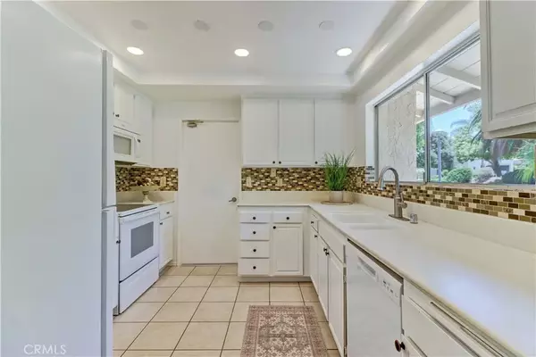 Laguna Woods, CA 92637,3463 Bahia Blanca West #B